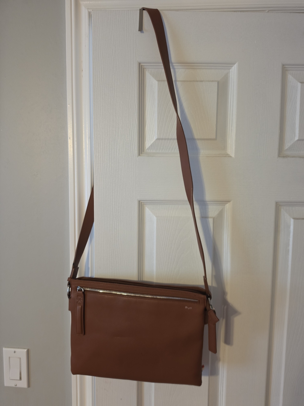 Womans Tan Leather Messenger Bag with Adjustable Strap